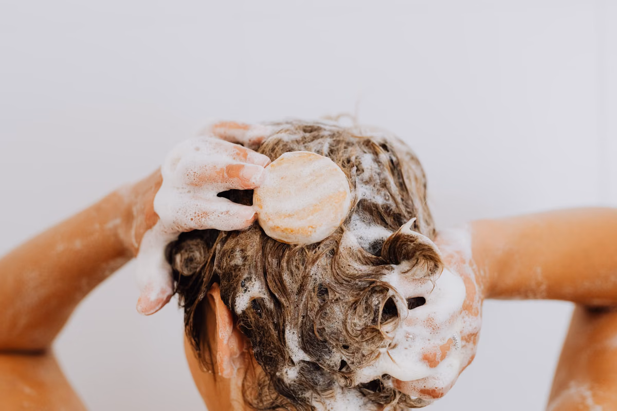 Le top 6 des shampooings antipelliculaires pour cheveux doux